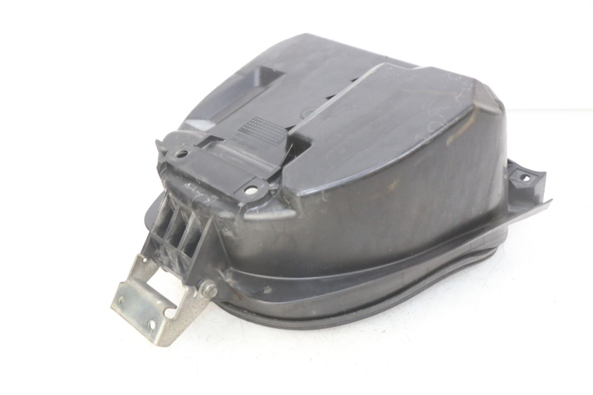 photo de SITZBANKABDECKUNG SUZUKI SIXTEEN 125 (2008 - 2010) - Detailansicht des Bauteils