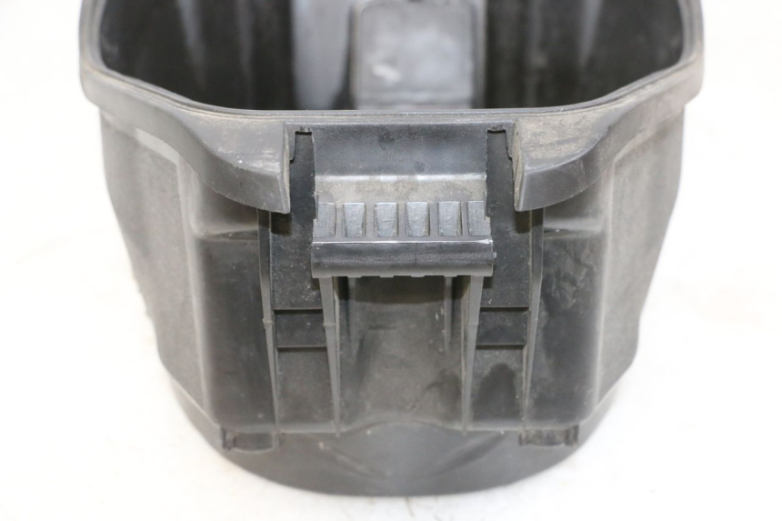 photo de HELMFACH PEUGEOT SPEEDFIGHT 4 4T EFI 50 (2021 - 2025) - Oberflächenzustand und Material