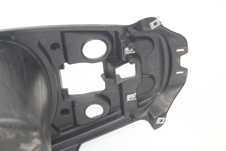 photo de SITZBANKABDECKUNG APRILIA SR LC 50 (1997 - 2004) - Details der Befestigungspunkte
