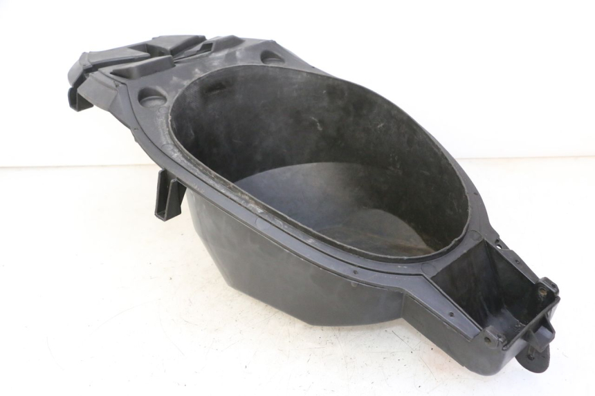 photo de SITZBANKABDECKUNG APRILIA SR R 2T LC 50 (2018 - 2021) - Details der Befestigungspunkte