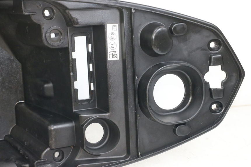 photo de HELMFACH PEUGEOT STREETZONE I 2T 50 (2018 - 2020) - Details der Befestigungspunkte