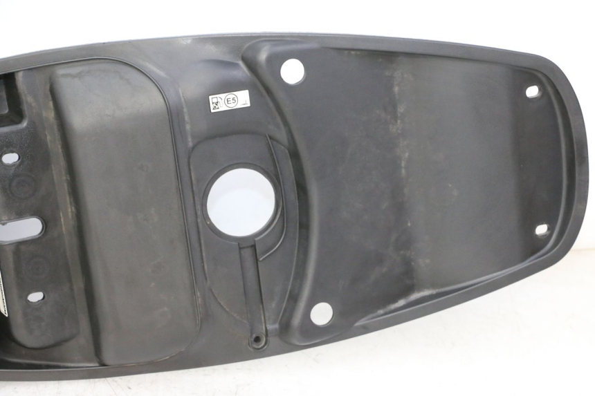 photo de HELMFACH PEUGEOT TWEET PRO CARGO 50 (2018 - 2022) - Details der Befestigungspunkte