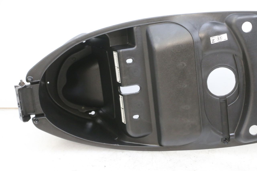 photo de HELMFACH PEUGEOT TWEET PRO EFI 4T 50 (2021 - 2022) - Oberflächenzustand und Material