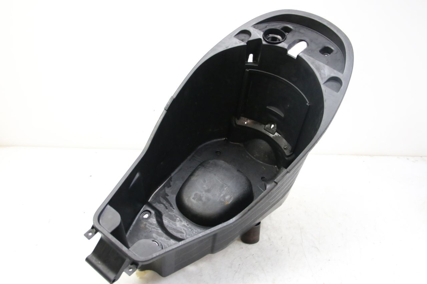 photo de SITZBANKABDECKUNG PEUGEOT VIVACITY NEW 2T 50 (2008 - 2017) - Geprüftes Gebrauchtteil