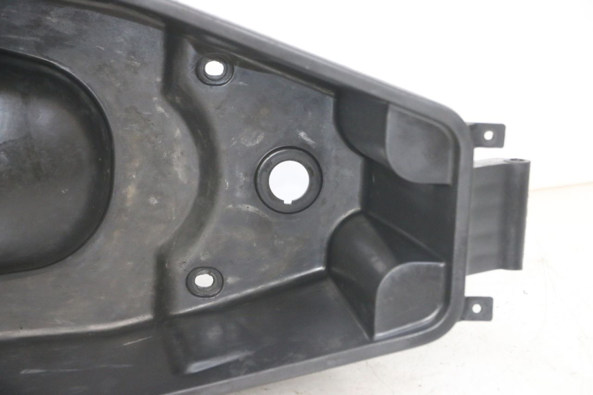 photo de SITZBANKABDECKUNG PEUGEOT VIVACITY NEW 2T 50 (2008 - 2017) - Oberflächenzustand und Material