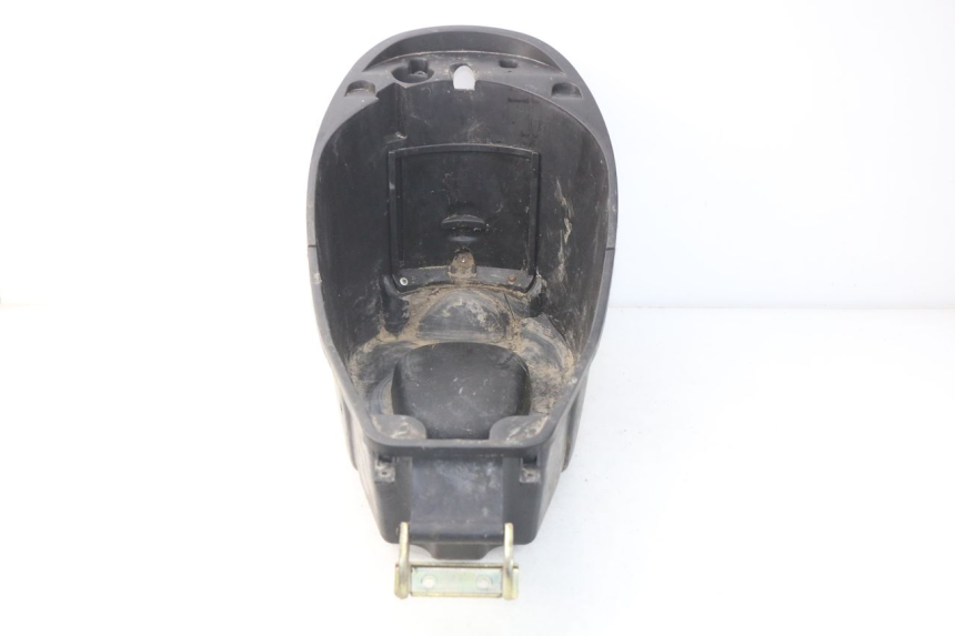 photo de SITZBANKABDECKUNG PEUGEOT VIVACITY NEW 4T 50 (2008 - 2017) - Detailansicht des Bauteils