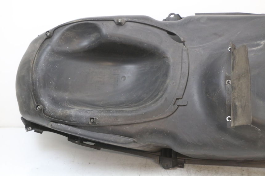 photo de SITZBANKABDECKUNG PIAGGIO X10 125 (2012 - 2017) - Charakteristische Merkmale