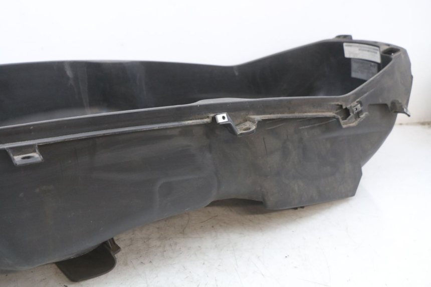 photo de SITZBANKABDECKUNG PIAGGIO X10 125 (2012 - 2017) - Details der Befestigungspunkte