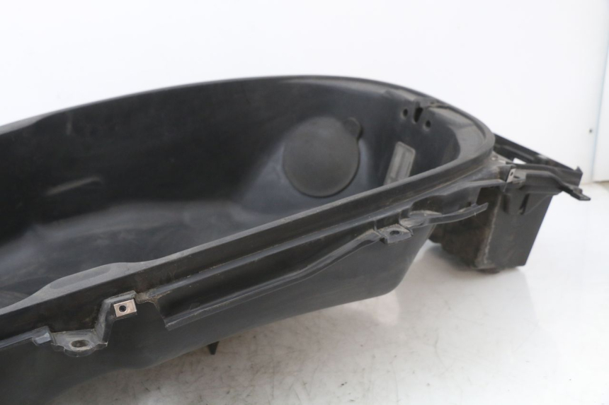 photo de SITZBANKABDECKUNG PIAGGIO X10 125 (2012 - 2017) - Geprüftes Gebrauchtteil