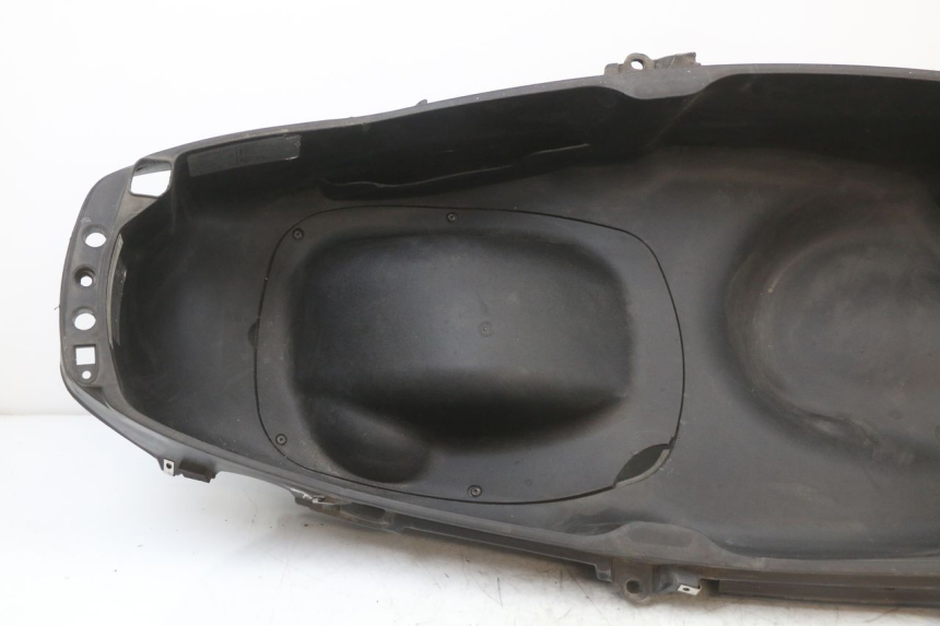 photo de SITZBANKABDECKUNG PIAGGIO X10 125 (2012 - 2017) - Kennzeichnungen und Originalreferenzen