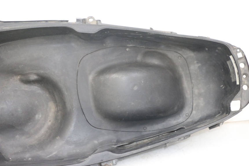 photo de SITZBANKABDECKUNG PIAGGIO X10 125 (2012 - 2017) - Geprüftes Gebrauchtteil