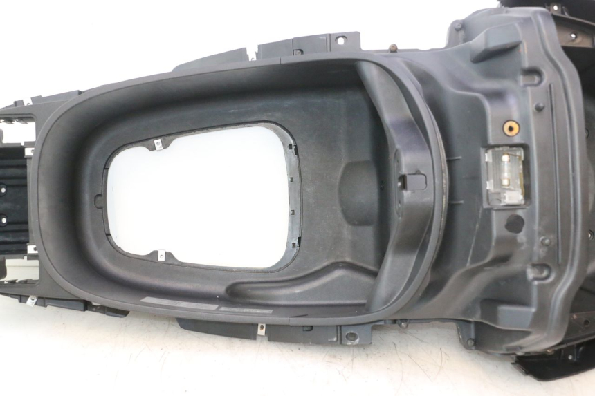 photo de HELMFACH PIAGGIO X8 STREET 125 (2006 - 2007) - Zoom auf Gebrauchszustand