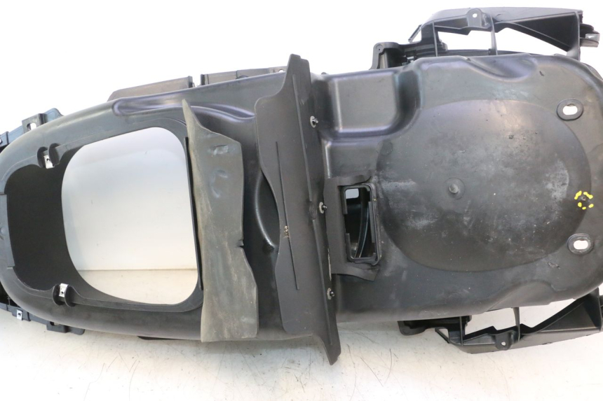 photo de HELMFACH PIAGGIO X8 STREET 125 (2006 - 2007) - Details der Befestigungspunkte