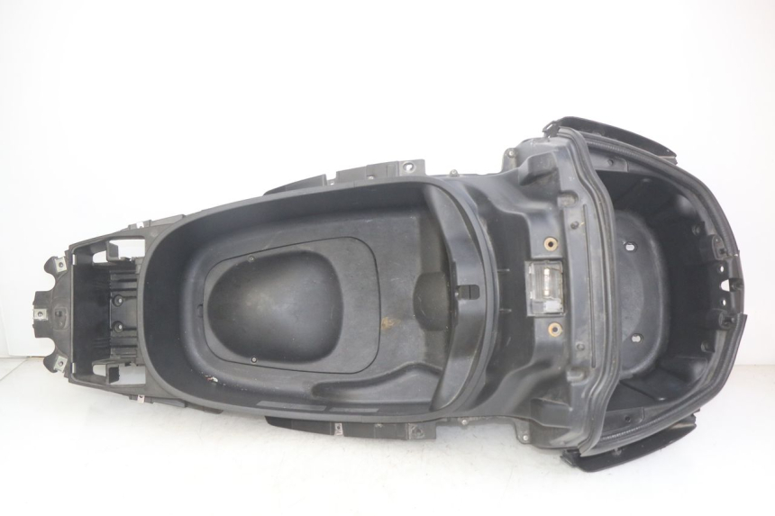 photo de SITZBANKABDECKUNG PIAGGIO XEVO - X EVO 125 (2007 - 2017) - Hauptansicht