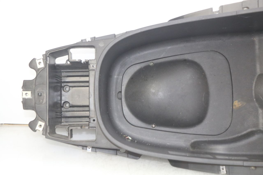 photo de SITZBANKABDECKUNG PIAGGIO XEVO - X EVO 125 (2007 - 2017) - Details der Befestigungspunkte