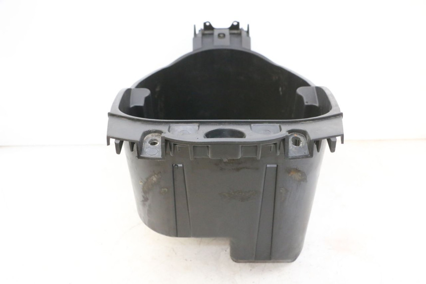 photo de HELMFACH YAMAHA YP MAJESTY 125 (2002 - 2006) - Oberflächenzustand und Material