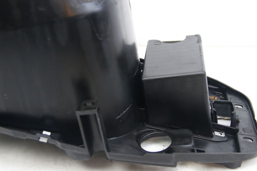 photo de SITZBANKABDECKUNG PIAGGIO ZIP 2T 50 (2009 - 2019) - Details der Befestigungspunkte