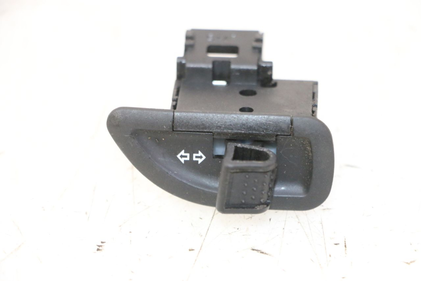 photo de BLINKER SCHALTER PIAGGIO MP3 HPE 310 (2024 - 2025) - Hauptansicht