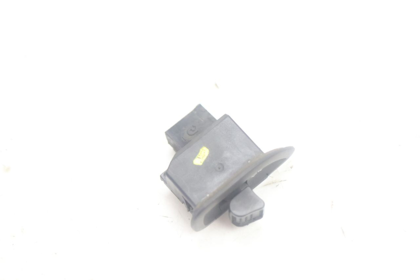 photo de BLINKER SCHALTER PIAGGIO MP3 500 (2016 - 2018) - Detailansicht des Bauteils