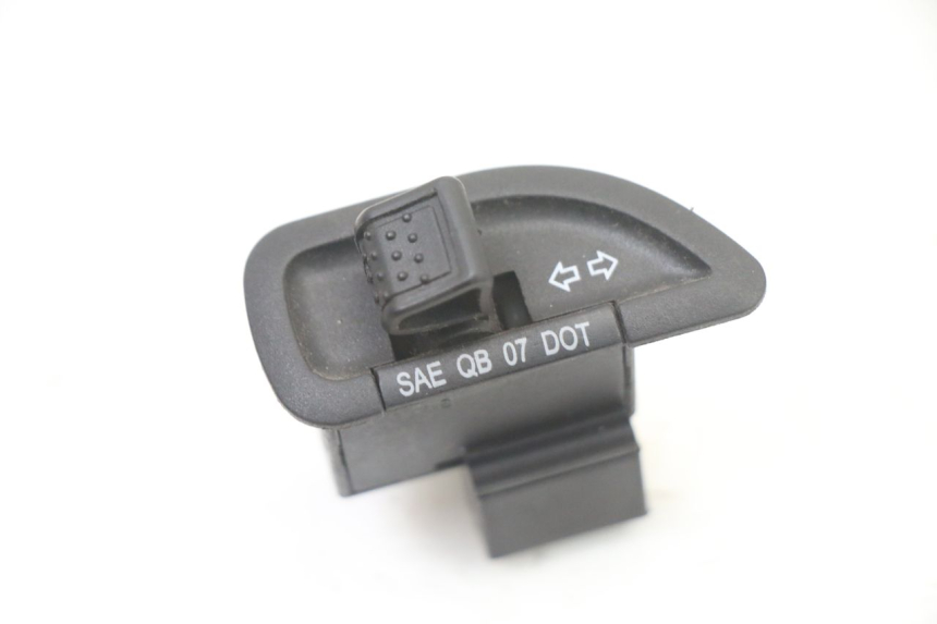 photo de BLINKER SCHALTER PIAGGIO NRG POWER PUREJET 50 (2018 - 2021) - Hauptansicht