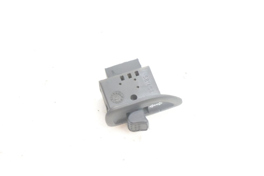 photo de BLINKER SCHALTER PIAGGIO X9 AMALFI 180 (2000 - 2003) - Detailansicht des Bauteils