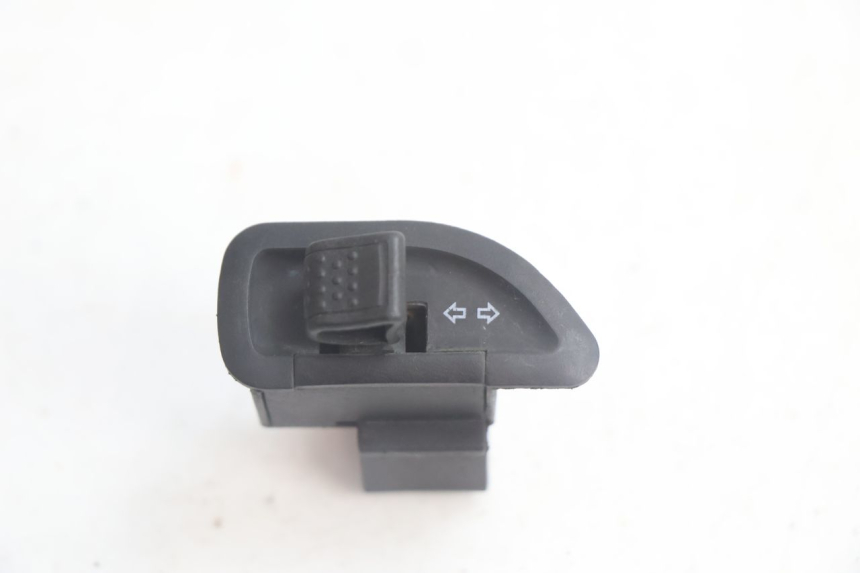 photo de BLINKER SCHALTER PIAGGIO ZIP IGET 4T 50 (2021 - 2023) - Hauptansicht