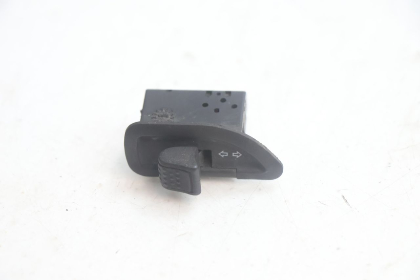 photo de BLINKER SCHALTER PIAGGIO ZIP IGET 4T 50 (2021 - 2023) - Detailansicht des Bauteils