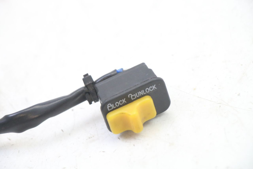 photo de SCHALTER ON OFF SYM FIDDLE 3 III 125 (2014 - 2020) - Detailansicht des Bauteils