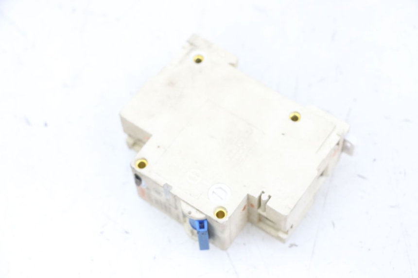 photo de SCHALTER ON OFF EFUN PUSA 1 - Zoom auf Gebrauchszustand