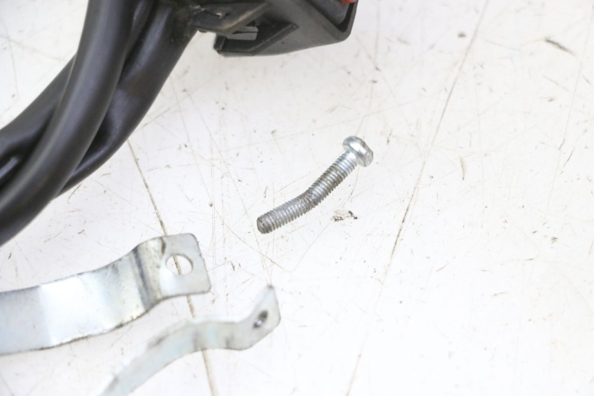 photo de SCHALTER ON OFF YAMAHA YZ 125 (1998 - 2005) - Technische Nahaufnahme