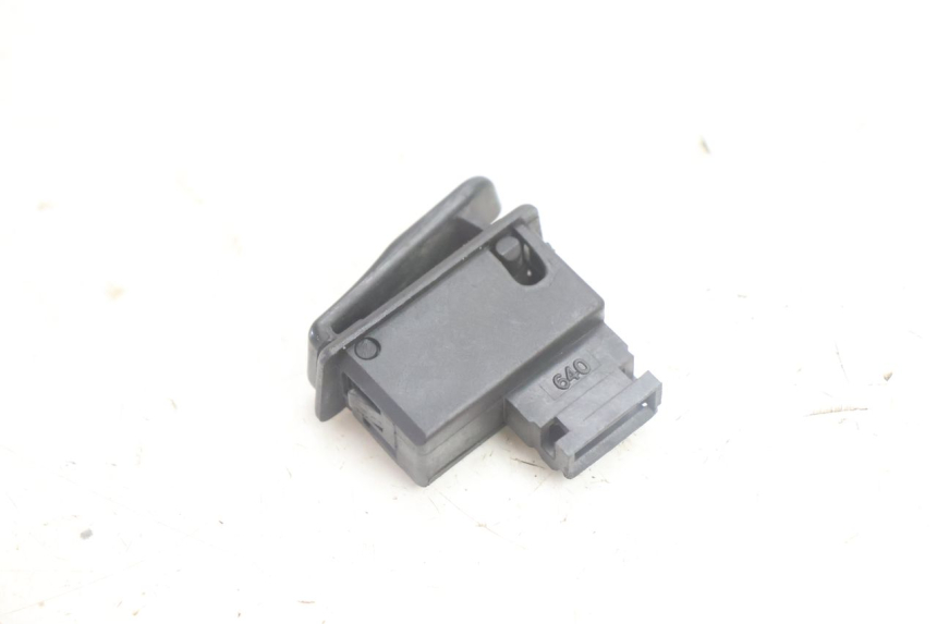 photo de STARTER SCHALTER YAMAHA NEO'S NEOS 2T 50 (1998 - 2007) - Zoom auf Gebrauchszustand