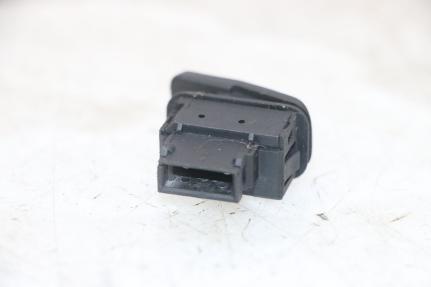 photo de ANLASSER-SCHALTER PIAGGIO NEW TYPHOON 50 (2018 - 2021) - Zoom auf Gebrauchszustand