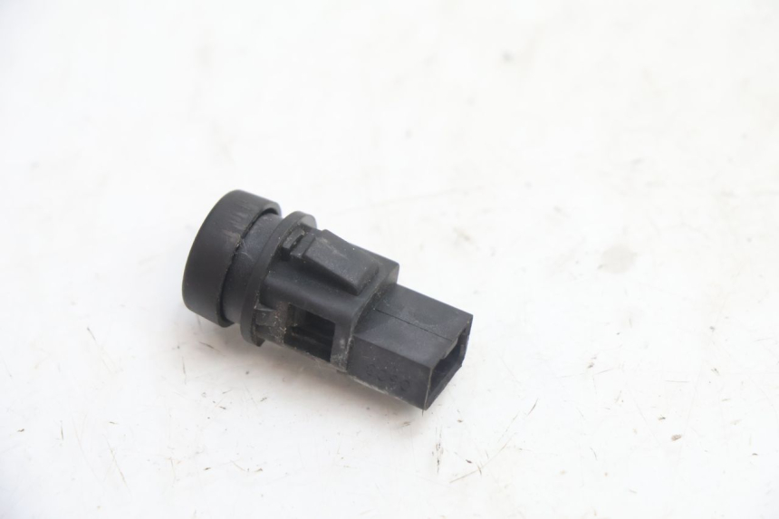 photo de STARTER SCHALTER PIAGGIO TYPHOON 50 (2000 - 2009) - Zoom auf Gebrauchszustand