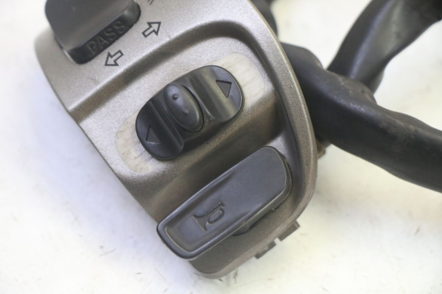 photo de RECHTS SCHALTER QUADRO 4 4D 350 (2015 - 2018) - Zoom auf Gebrauchszustand