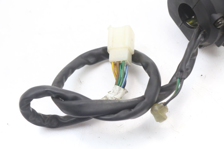 photo de RECHTS SCHALTER DAELIM A-FOUR 2T 50 (2005 - 2012) - Details der Befestigungspunkte