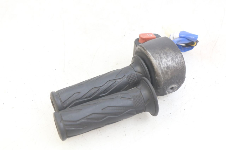 photo de RECHTER LENKERHEBEL KYMCO AGILITY 16+ 4T 50 (2018 - 2023) - Oberflächenzustand und Material