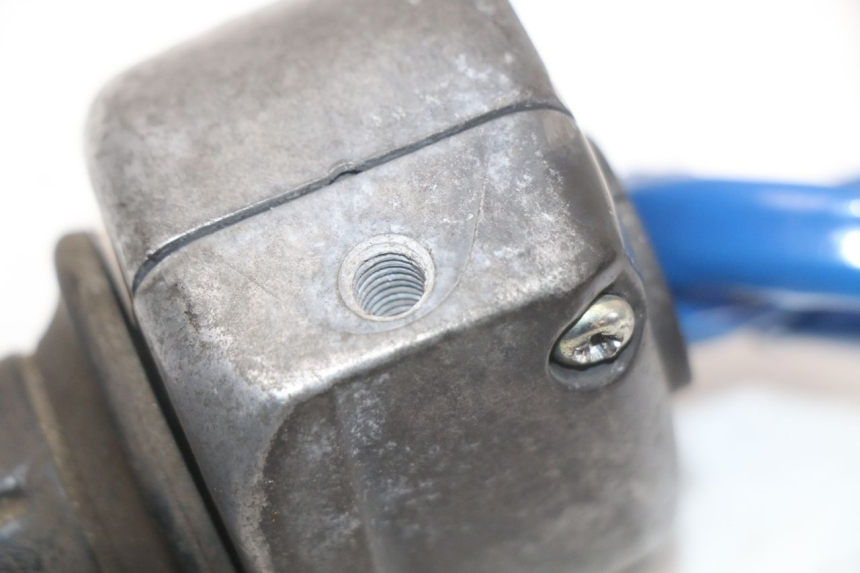 photo de RECHTER LENKERHEBEL KYMCO AGILITY 4T 50 (2005 - 2018) - Details der Befestigungspunkte