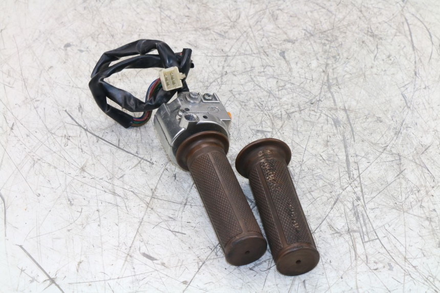 photo de RECHTS SCHALTER BAOTIAN BT COLLECTOR 50 (2005 - 2013) - Zoom auf Gebrauchszustand