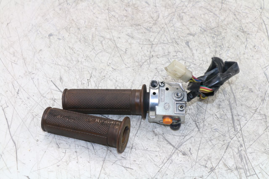 photo de RECHTS SCHALTER BAOTIAN BT COLLECTOR 50 (2005 - 2013) - Alternative Perspektive