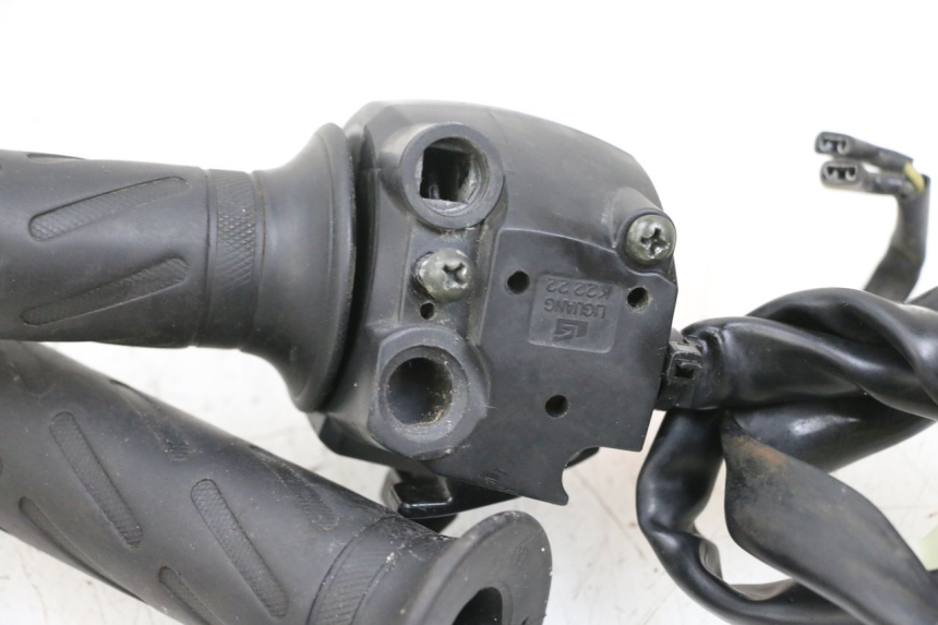 photo de RECHTS SCHALTER MAG POWER BOMBERS 4T 50 (2016 - 2026) - Alternative Perspektive