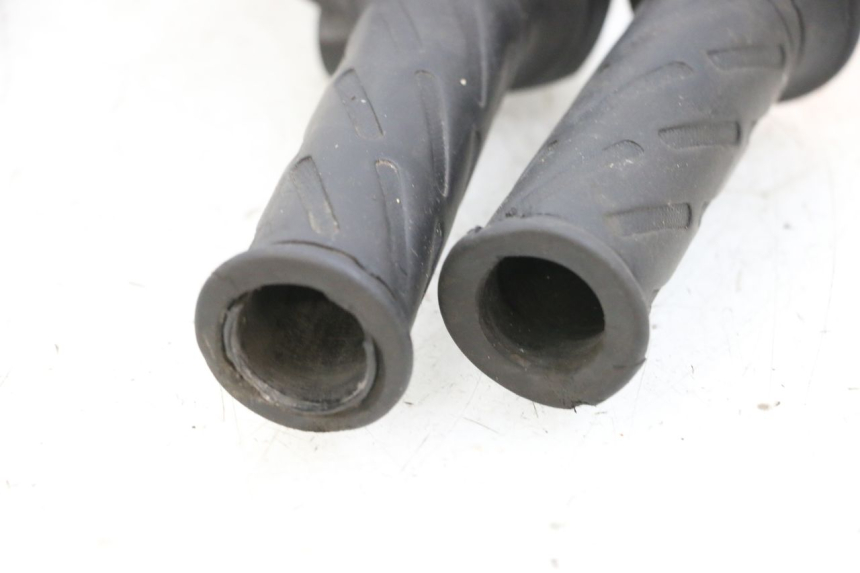 photo de RECHTS SCHALTER MAG POWER BOMBERS 4T 50 (2016 - 2026) - Oberflächenzustand und Material