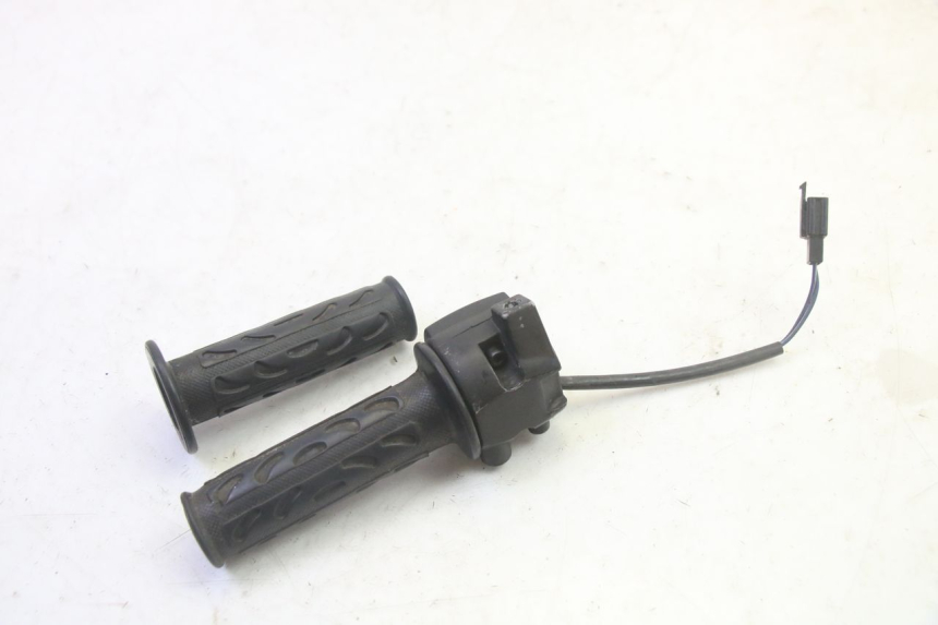 photo de RECHTER LENKERHEBEL MBK BOOSTER SPIRIT 50 (2004 - 2017) - Technische Nahaufnahme