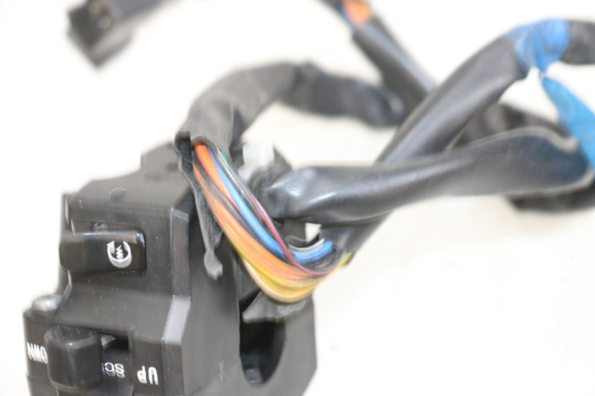 photo de RECHTS SCHALTER SUZUKI BURGMAN 650 (2013 - 2020) - Detailansicht des Bauteils