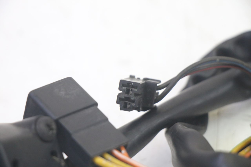 photo de RECHTER LENKERHEBEL SUZUKI BURGMAN 125 (2007 - 2014) - Details der Befestigungspunkte