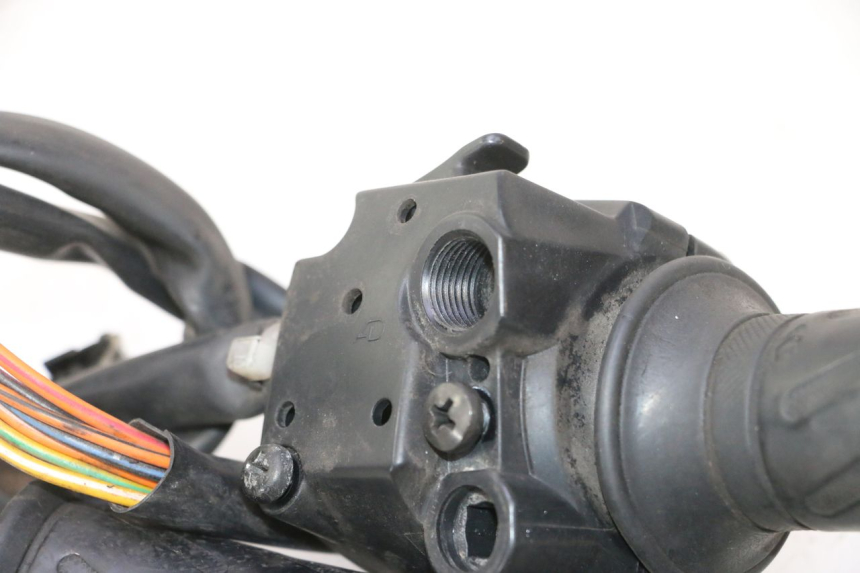 photo de RECHTER LENKERHEBEL SUZUKI BURGMAN 125 (2007 - 2014) - Technische Nahaufnahme
