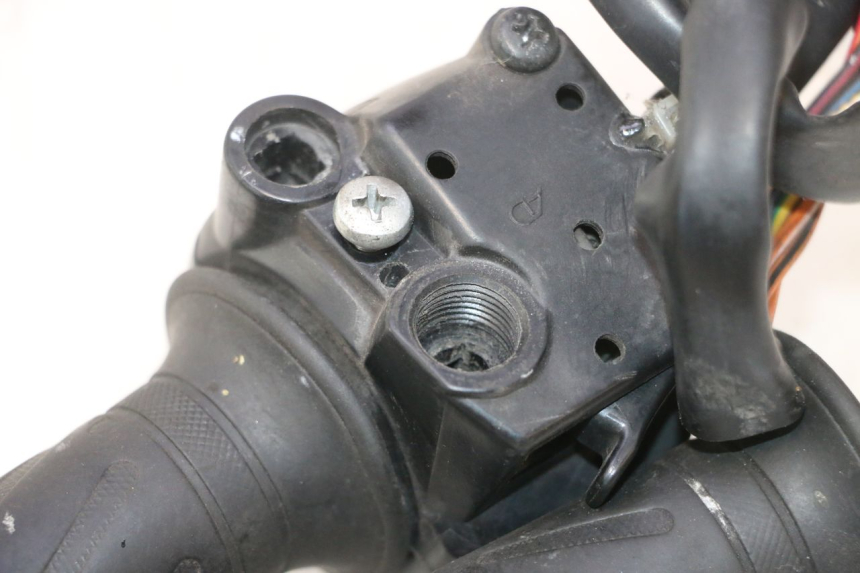 photo de RECHTER LENKERHEBEL SUZUKI BURGMAN 125 (2007 - 2014) - Zoom auf Gebrauchszustand