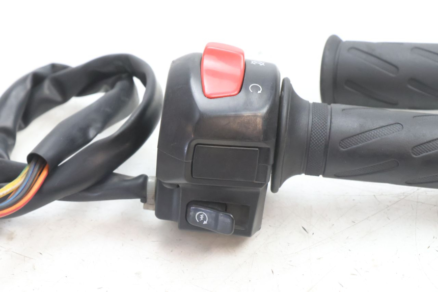 photo de RECHTER LENKERHEBEL SUZUKI BURGMAN 125 (2007 - 2014) - Detailansicht des Bauteils