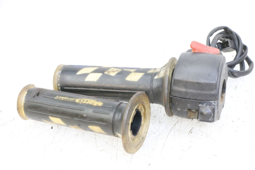 photo de RECHTS SCHALTER YAMAHA BW'S 50 (2004 - 2017) - Technische Nahaufnahme