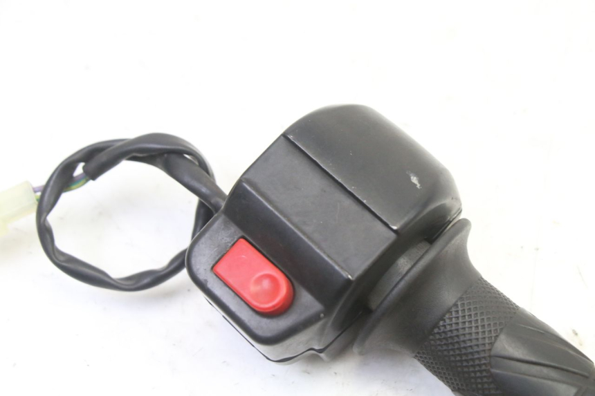 photo de RECHTS SCHALTER ORCAL CAVARO 4T 50 (2019 - 2023) - Zoom auf Gebrauchszustand