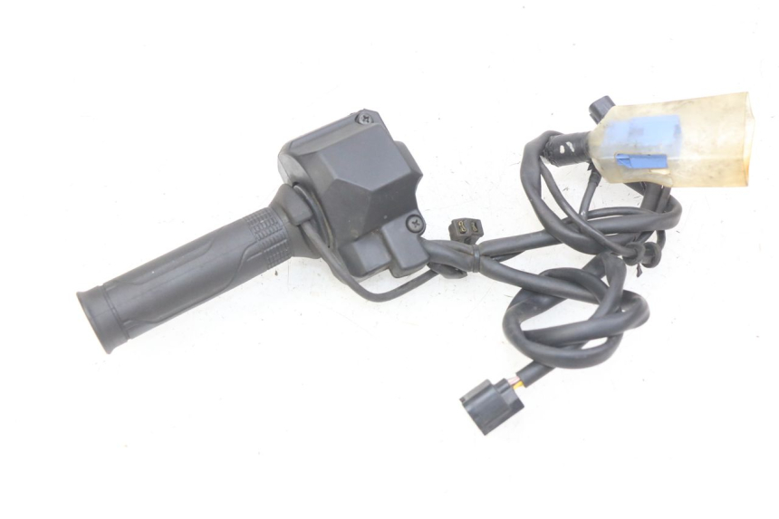 photo de RECHTER LENKERHEBEL HONDA CB R 1000 (2018 - 2023) - Details der Befestigungspunkte